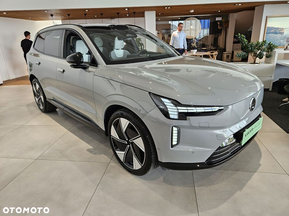 Volvo EX90 - 4