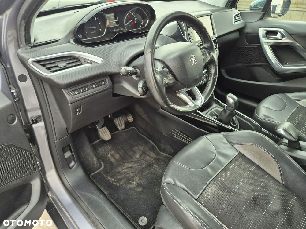 Peugeot 2008 - 8