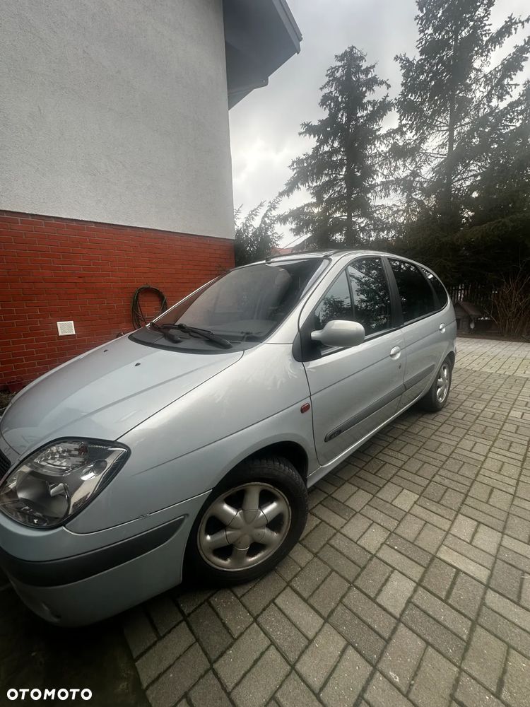 Renault Scenic - 1