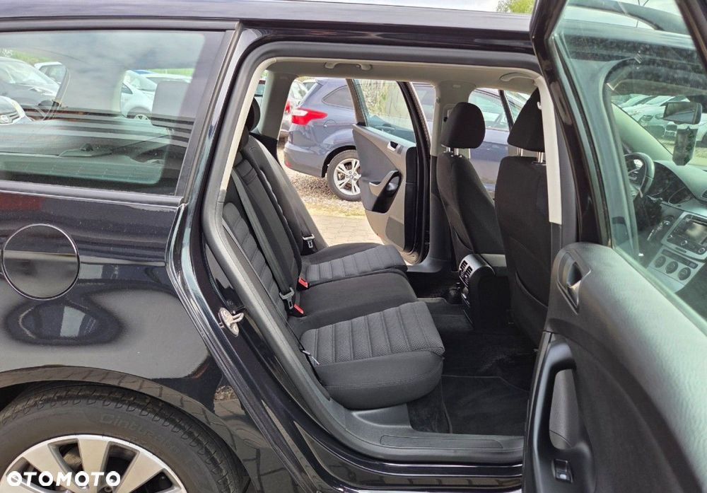 Volkswagen Passat - 29