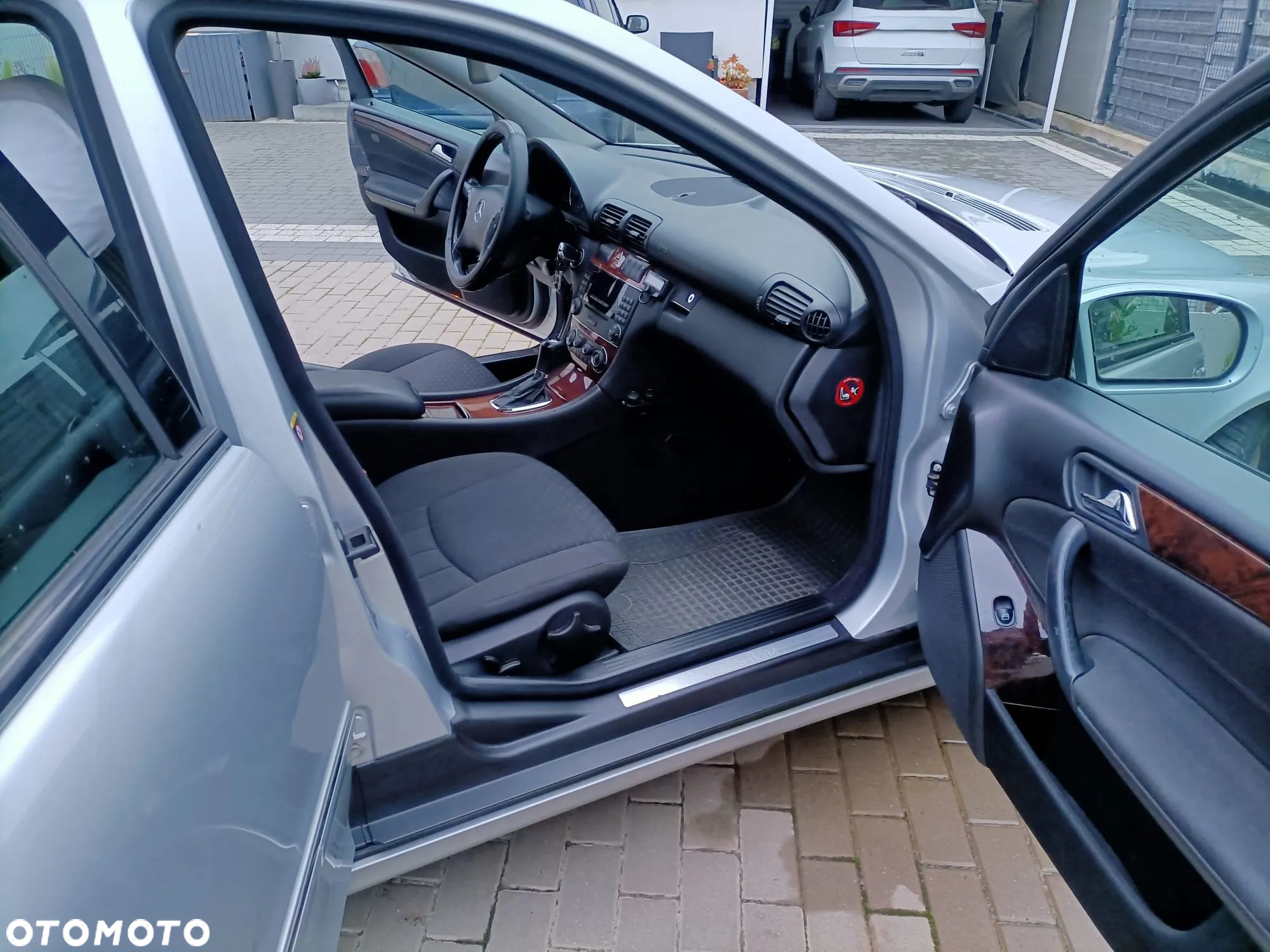 Mercedes-Benz Klasa C 180 T Kompressor Automatik Elegance - 18