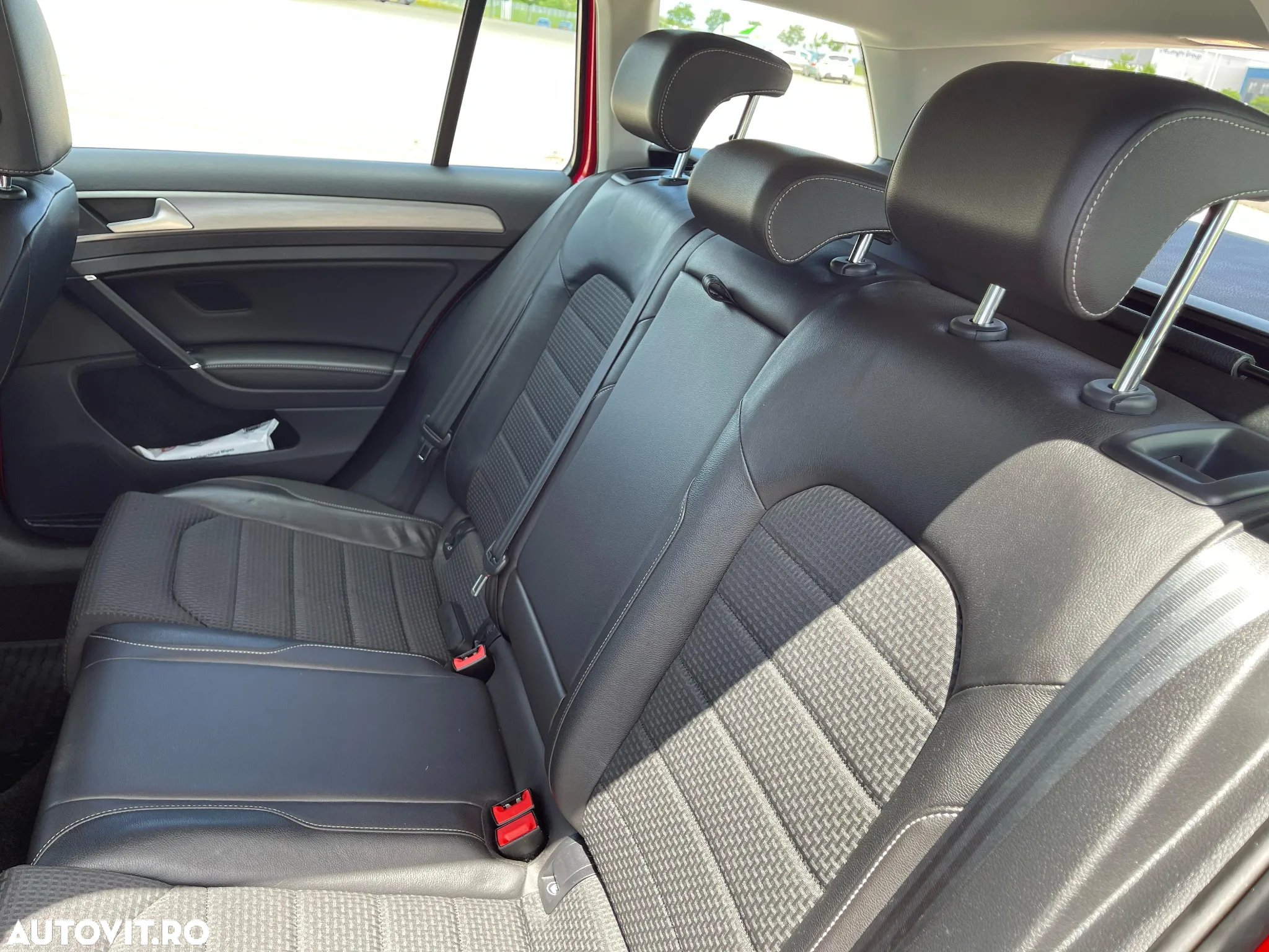 Volkswagen Golf 1.6 TDI BlueMotion Technology DSG Comfortline - 25