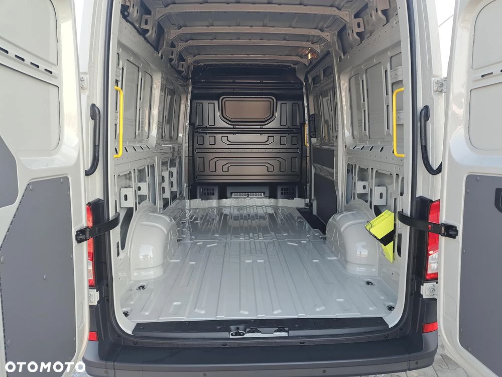 Volkswagen Crafter - 17