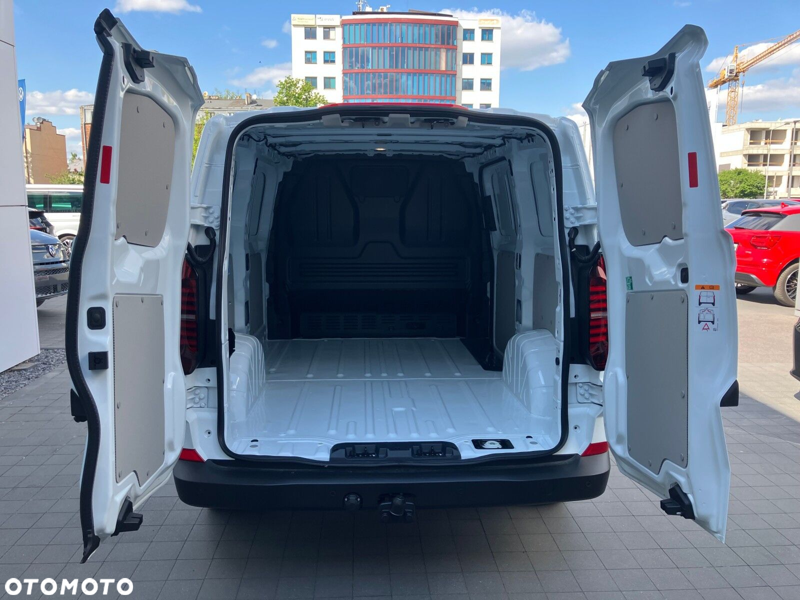 Volkswagen Transporter Transporter Furgon silnik: 2,0 l TDI 150 KM / skrzynia biegów: 8-biegowa automatyczna rozstaw osi: 3100 mm - 7