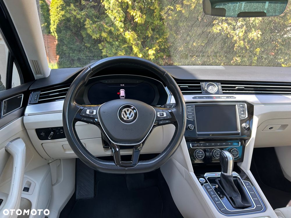 Volkswagen Passat - 10