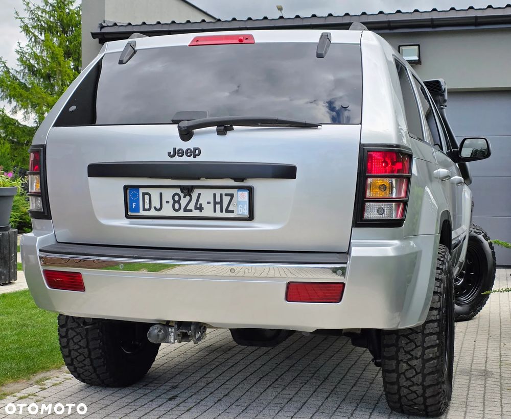Jeep Grand Cherokee - 14