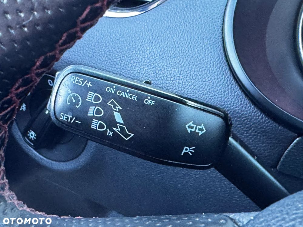 Skoda Octavia 2.0 TDI RS - 25