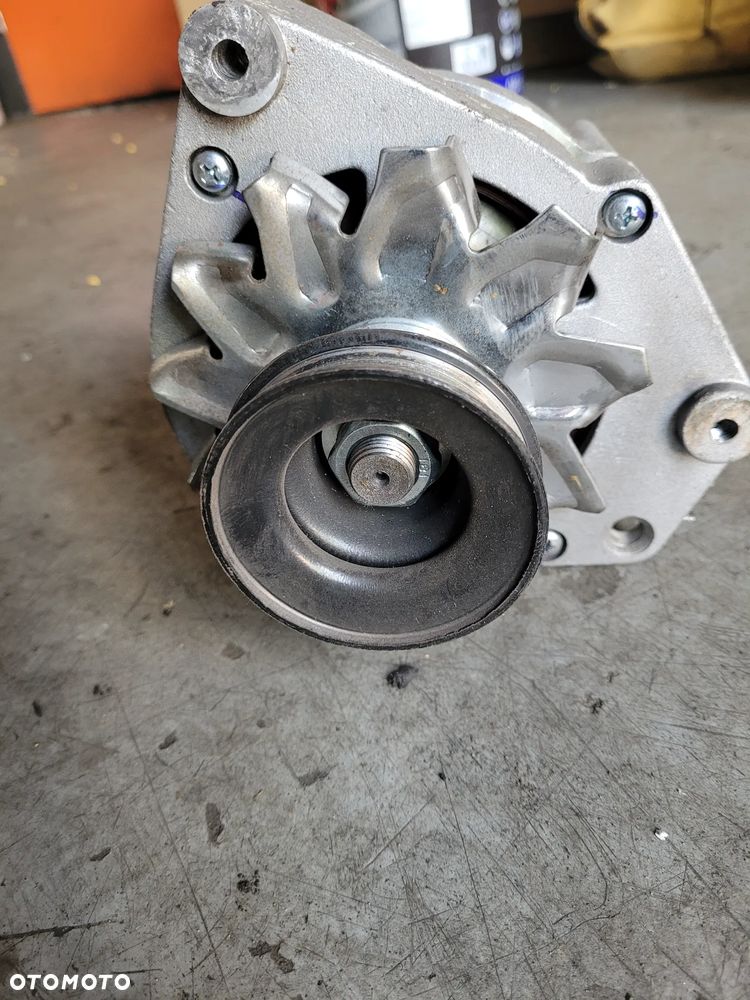 Alternator Volkswagen passat B3 (1991r.) - 3