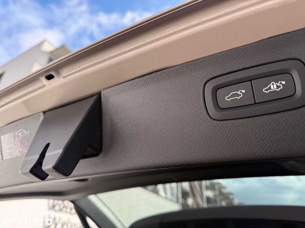 Volvo XC 90 - 33