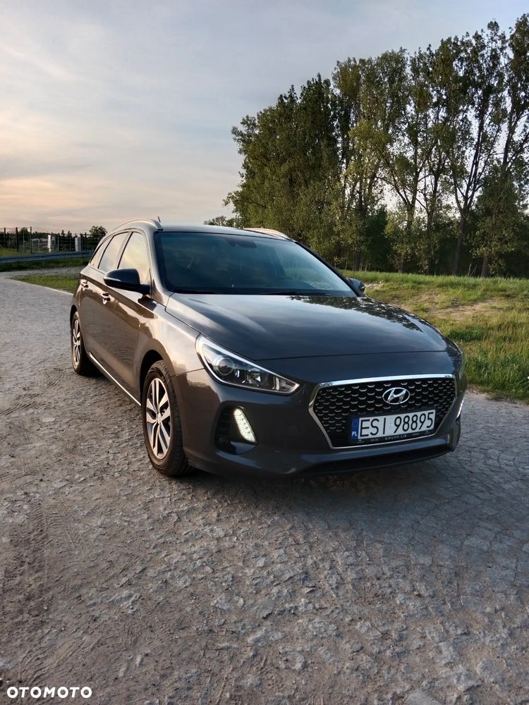 Hyundai i30 1.6 CRDi Classic + - 16