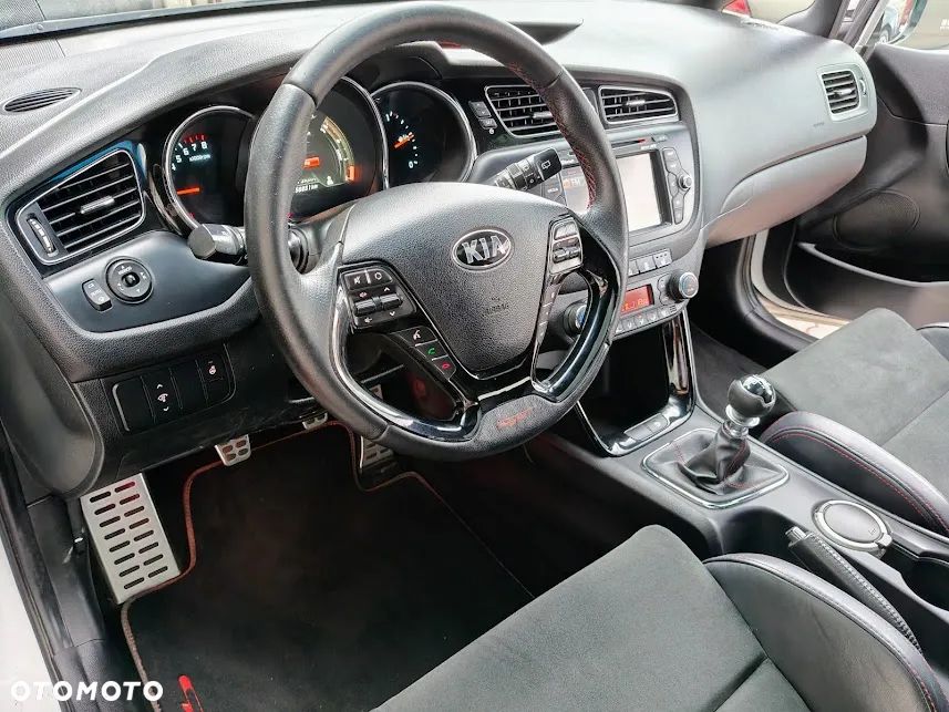 Kia Ceed 1.6 T-GDI GT - 16