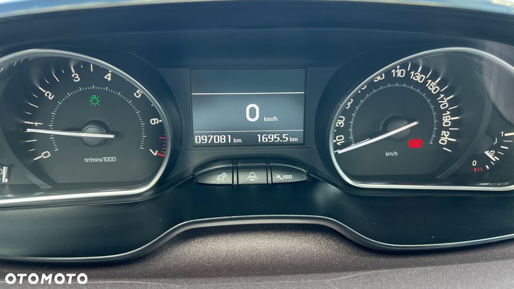 Peugeot 2008 1.2 Pure Tech Style - 14