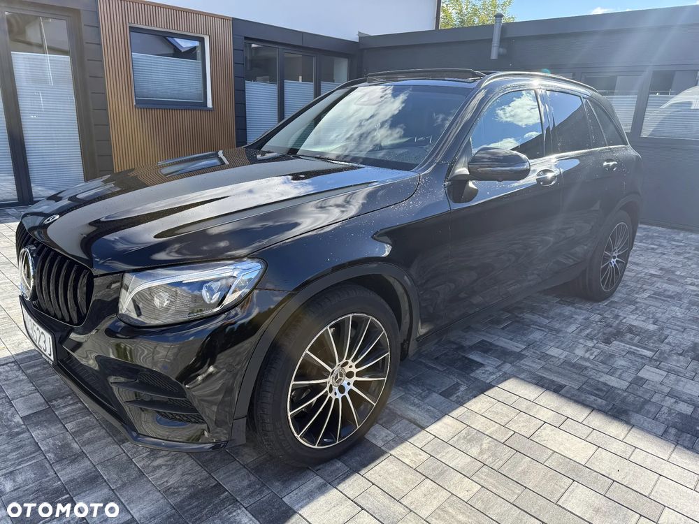 Mercedes-Benz GLC 250 4Matic 9G-TRONIC AMG Line - 2