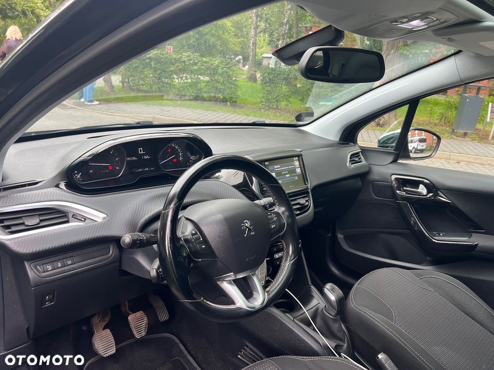 Peugeot 208 1.6 BlueHDi Allure S&S - 10