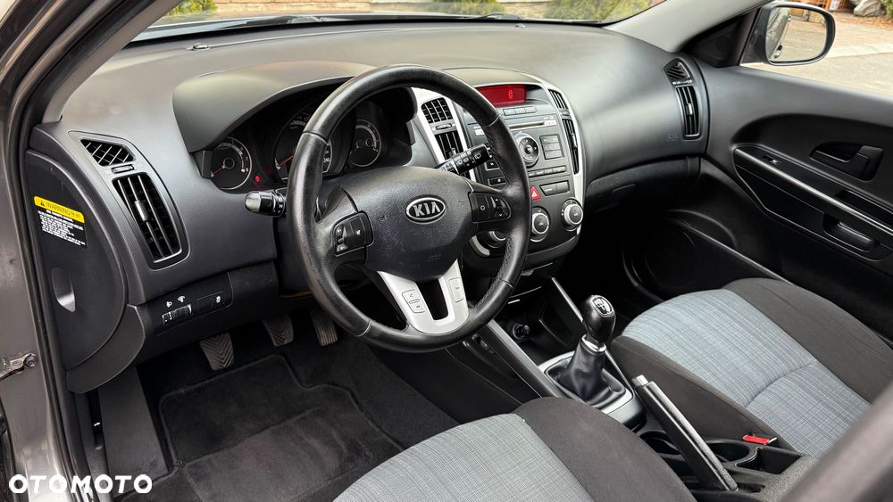 Kia Ceed 1.4 Comfort - 13