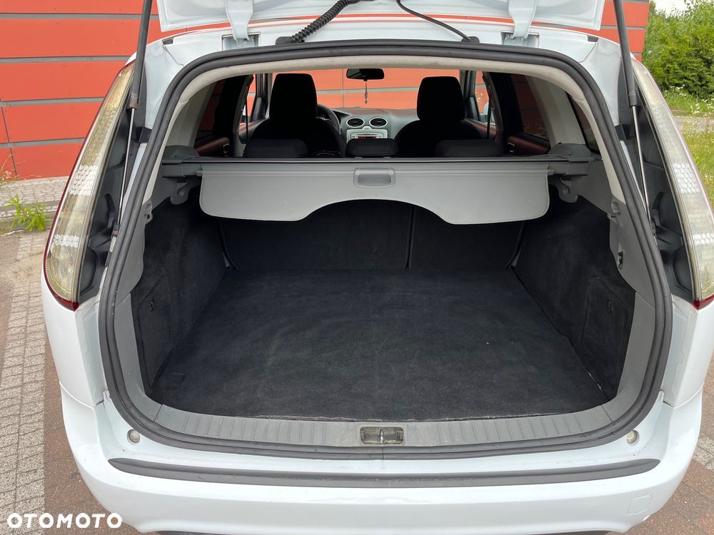 Ford Focus 1.6 16V Style - 36