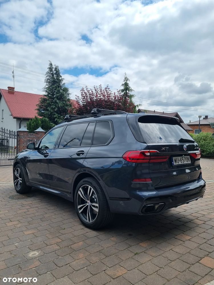 BMW X7 - 24