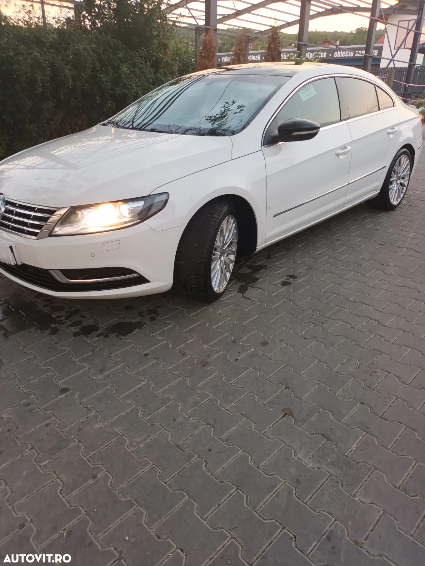 Volkswagen Passat CC 2.0 TDI BlueMotion Technology Exclusive - 4