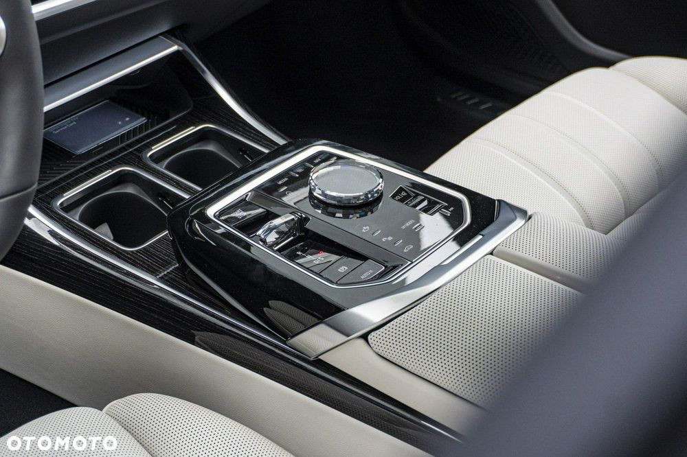 BMW Seria 7 - 20