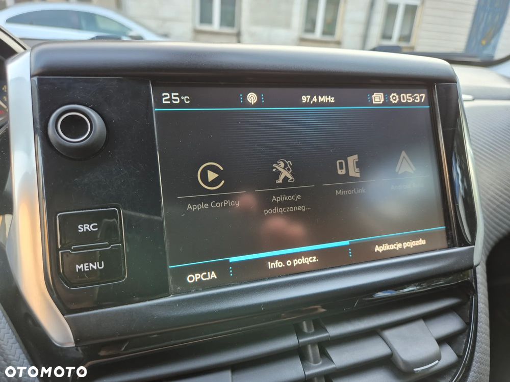 Peugeot 2008 1.2 Pure Tech GPF Allure S&S EAT6 - 20