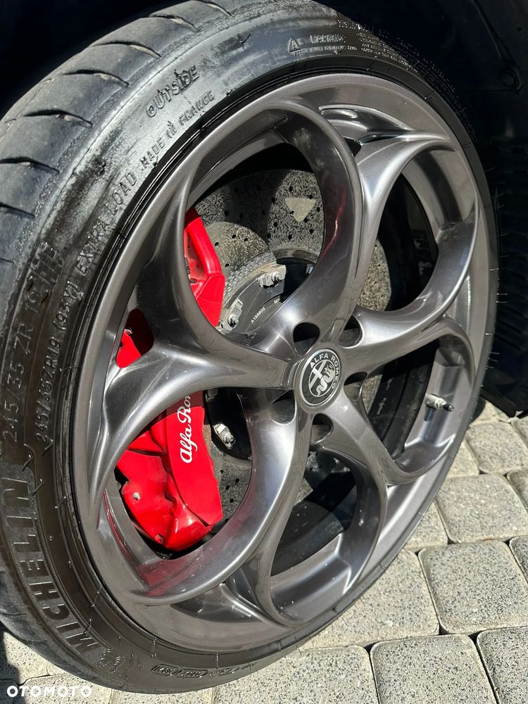 Alfa Romeo Giulia 2.9 V6 Bi-Turbo AT8 Quadrifoglio - 9