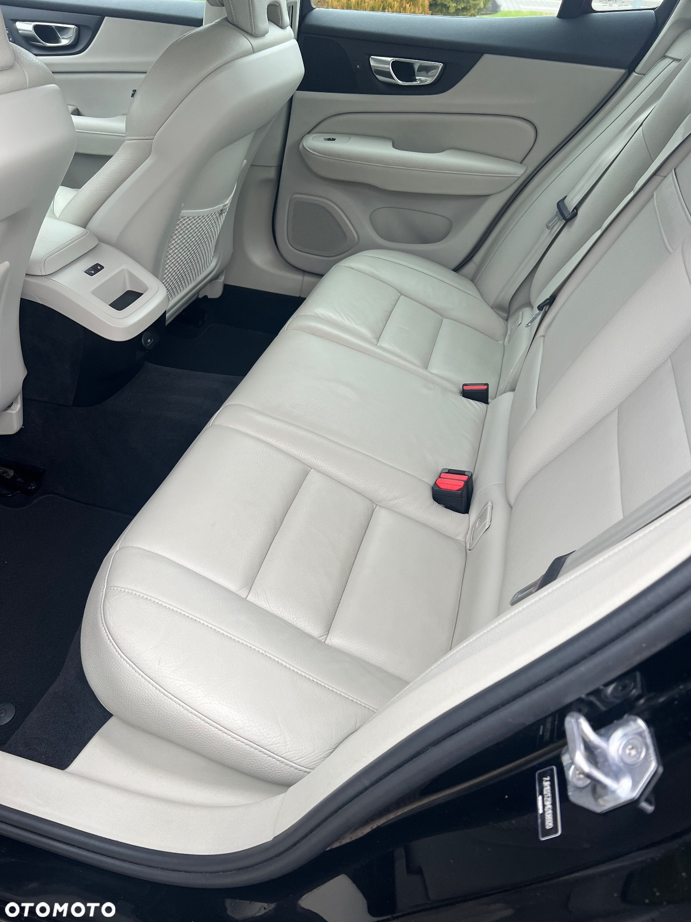 Volvo S60 T5 AWD Momentum Pro - 11