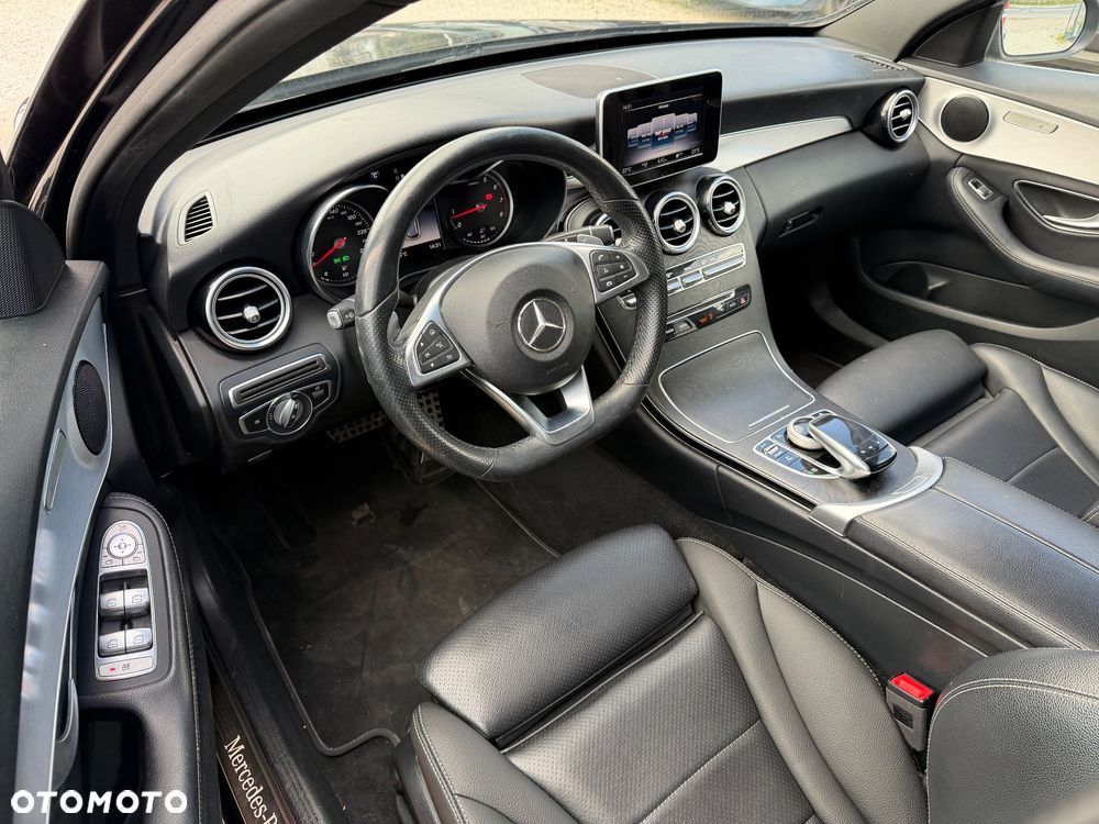 Mercedes-Benz Klasa C 180 9G-TRONIC AMG Line - 36