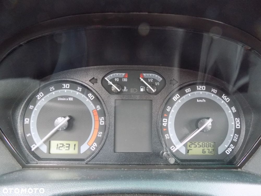 Skoda Fabia - 10