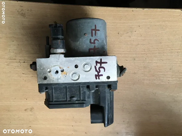 Pompa hamulcowa Toyota Avensis T25 0265950147