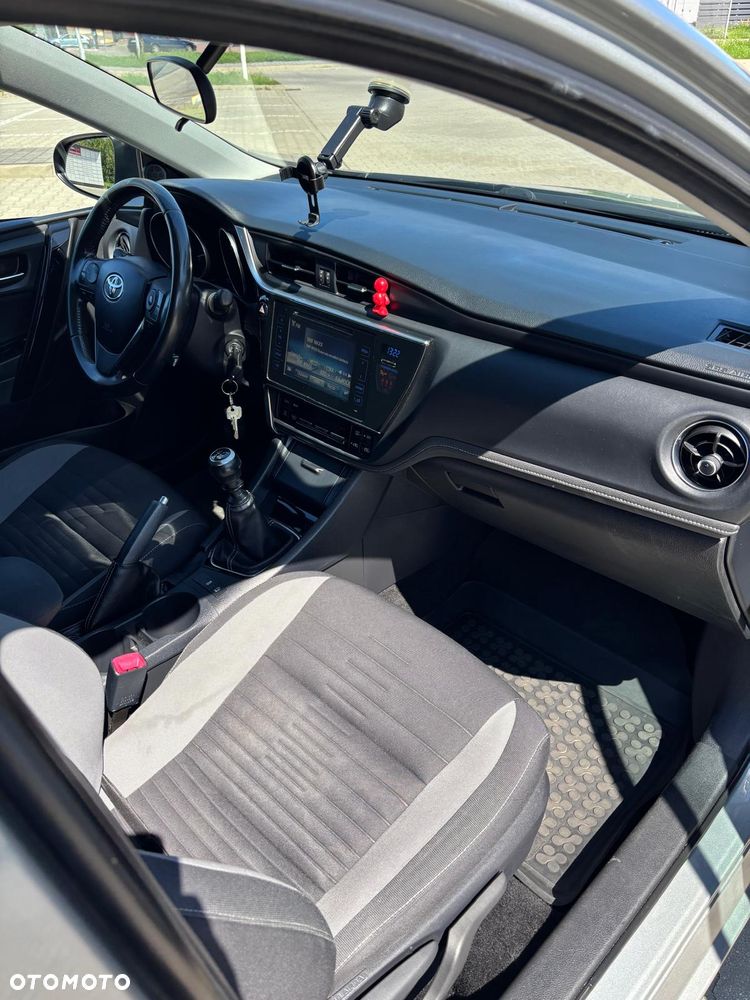 Toyota Auris - 12