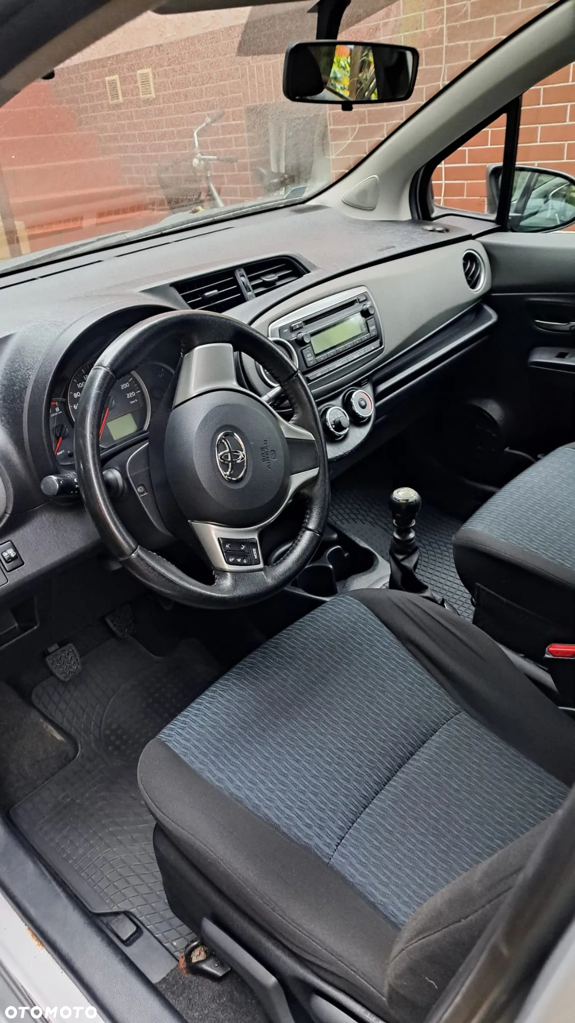 Toyota Yaris 1.33 Premium - 4