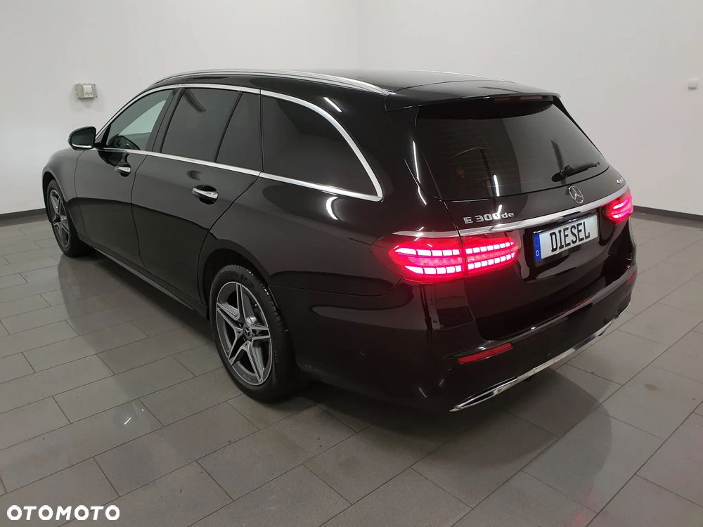 Mercedes-Benz Klasa E 300 de 4Matic 9G-TRONIC AMG Line - 4