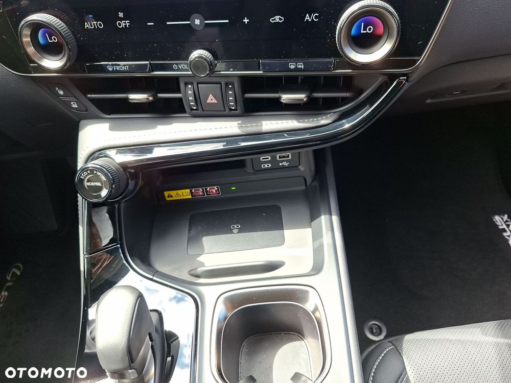 Lexus NX 350h Omotenashi AWD - 30