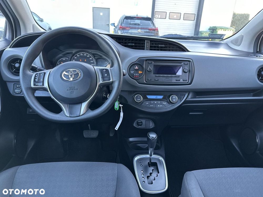 Toyota Yaris - 12