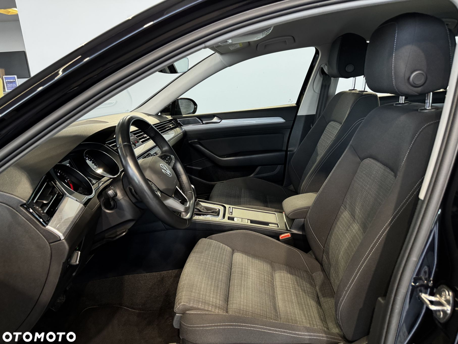 Volkswagen Passat - 15