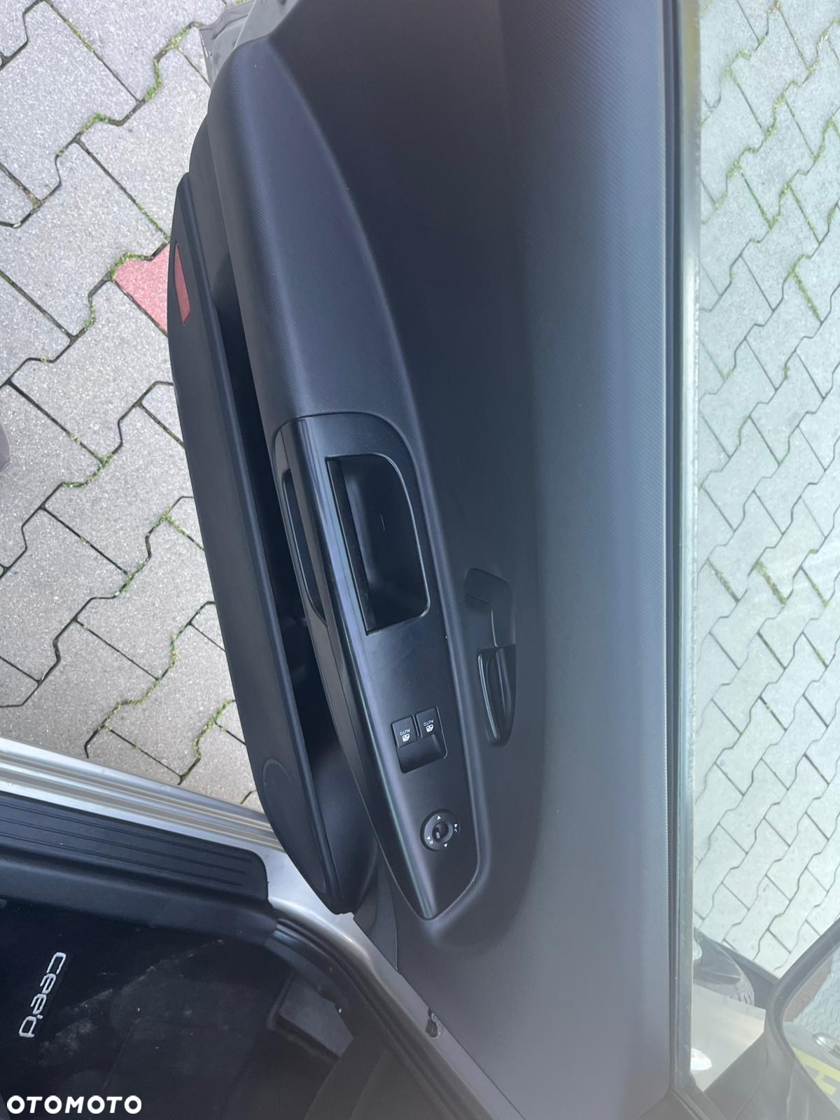 Kia Ceed 1.4 CVVT Attract - 4