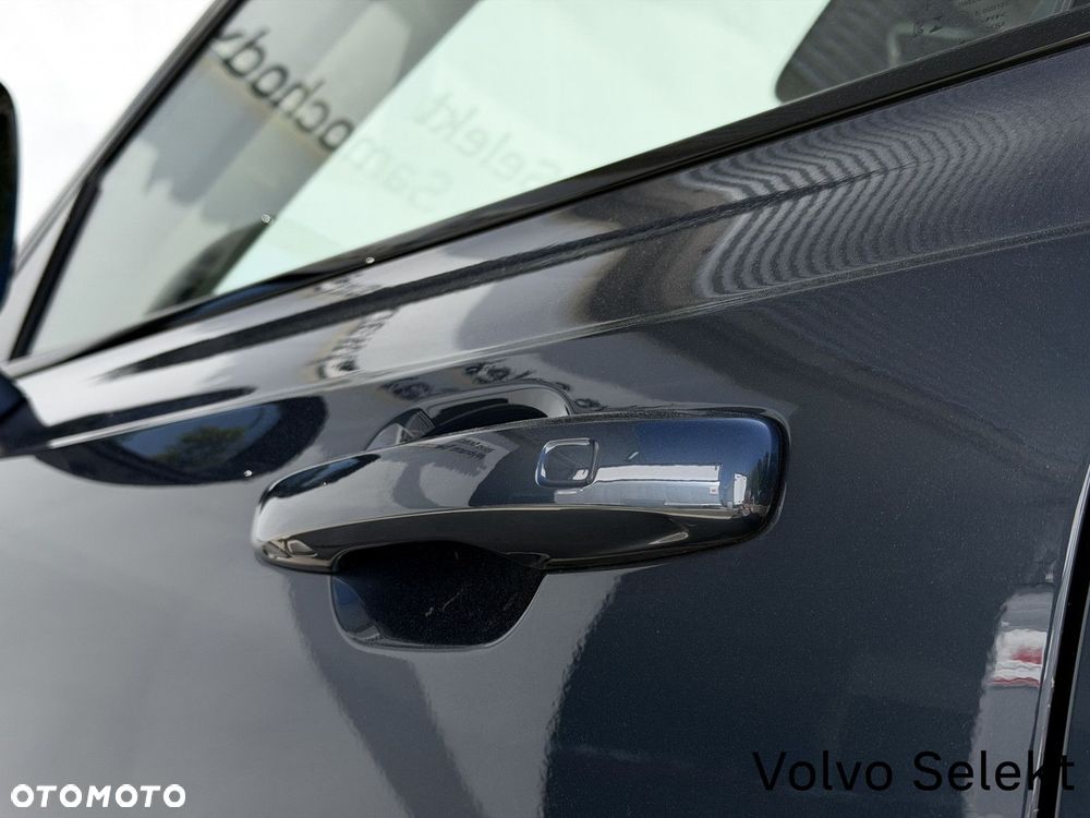 Volvo XC 90 - 9