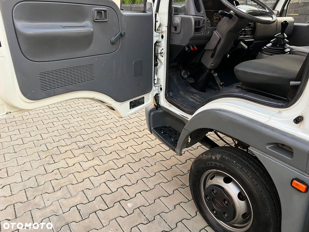 Nissan CABSTAR - 38