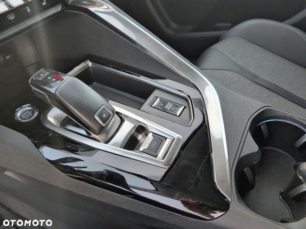 Peugeot 3008 1.2 PureTech Allure Pack S&S EAT8 - 16