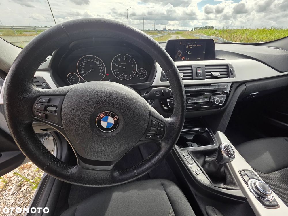 BMW Seria 3 318d - 18