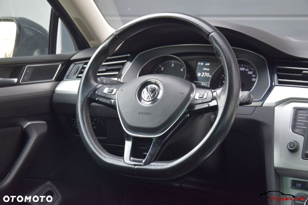 Volkswagen Passat - 29