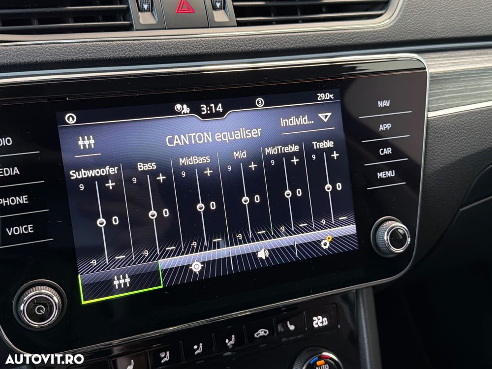 Skoda Superb 2.0 TDI DSG Sportline - 28