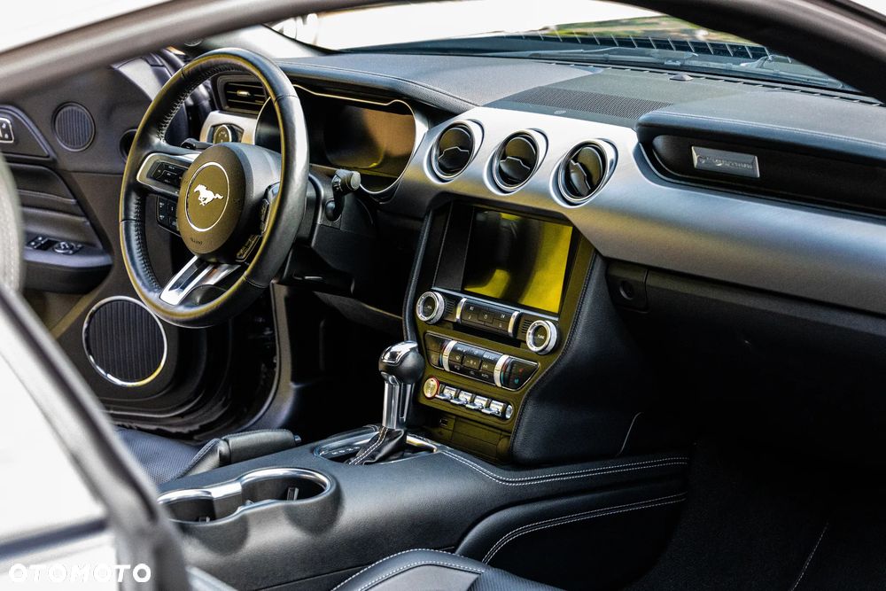 Ford Mustang - 15