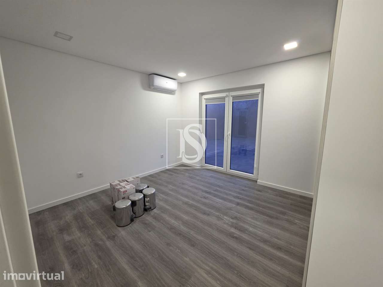 Apartamento T1 renovado, no Botulho - Grande imagem: 5/12