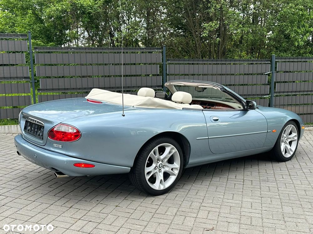 Jaguar XK8 Cabriolet - 20