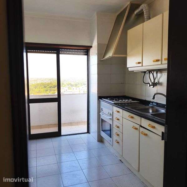 T2 com vista panorâmica de mar e serra em S. Domingos Rana- Cascais - Grande imagem: 5/12