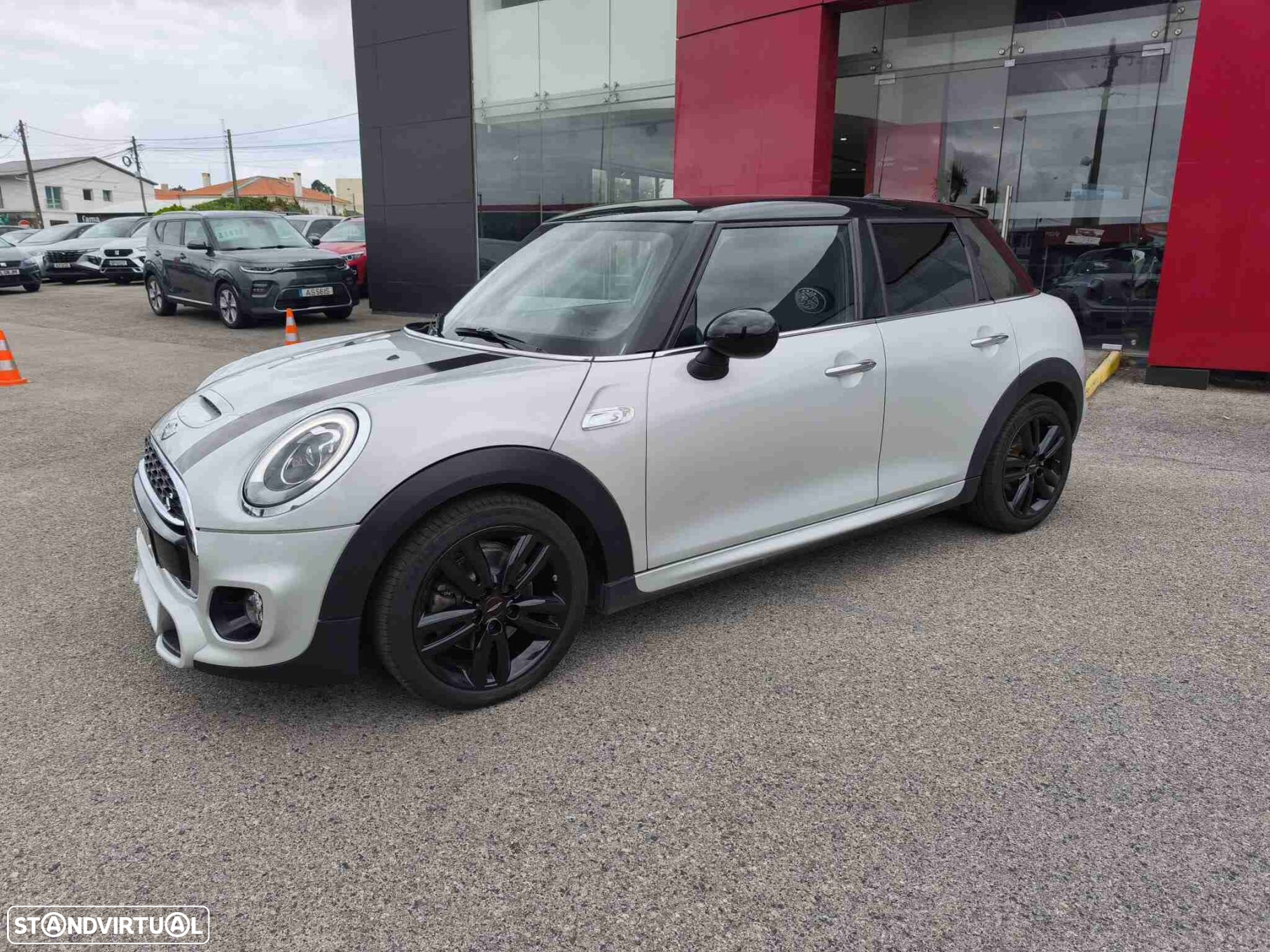 MINI 5 Portas Cooper SD Auto Desportiva - 5