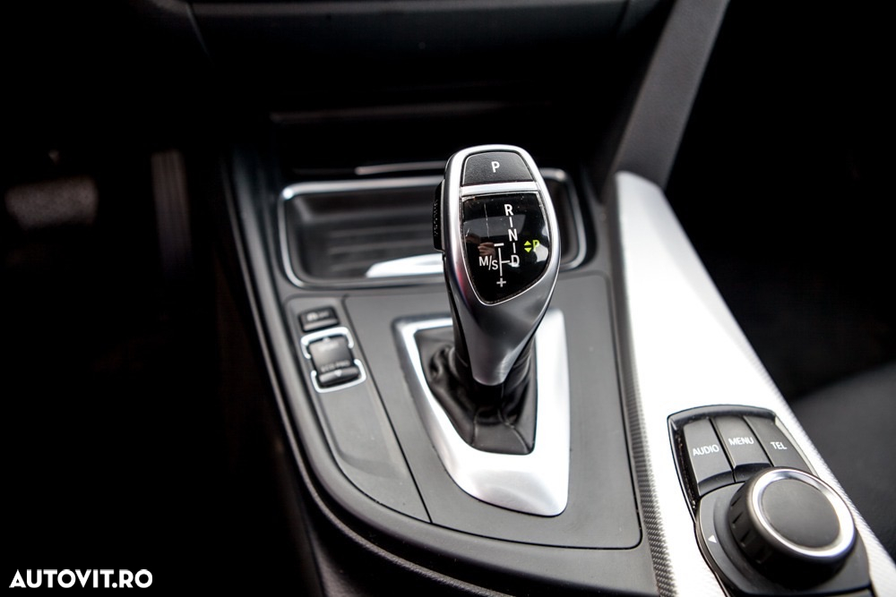 BMW Seria 3 328i xDrive AT - 18