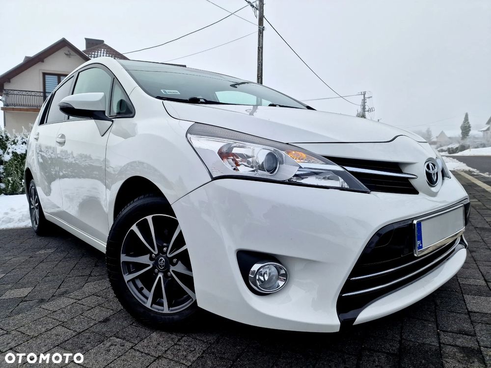 Toyota Verso 1.6 Premium - 29