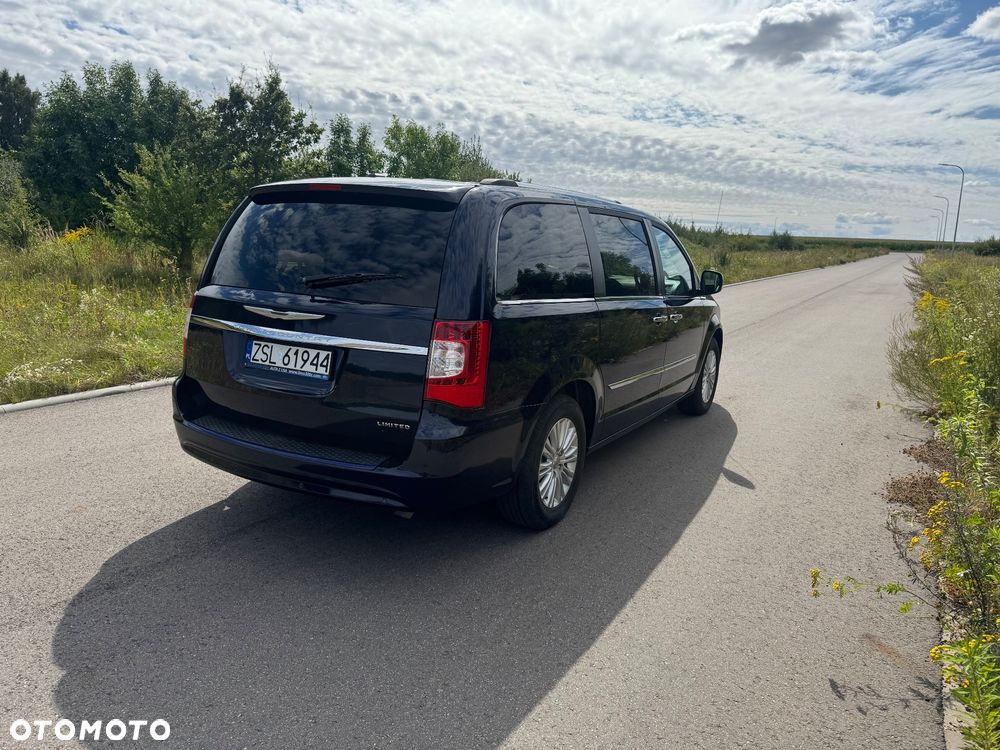 Chrysler Town & Country 3.6 Limited - 4